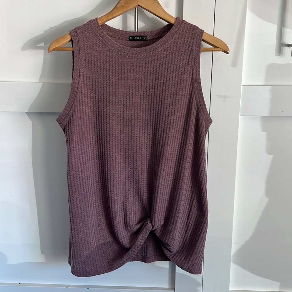 Knotted tank top. Size Large